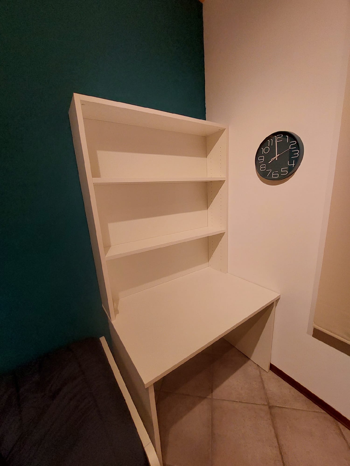 Scrivania su misura basic con sopralzo-libreria
